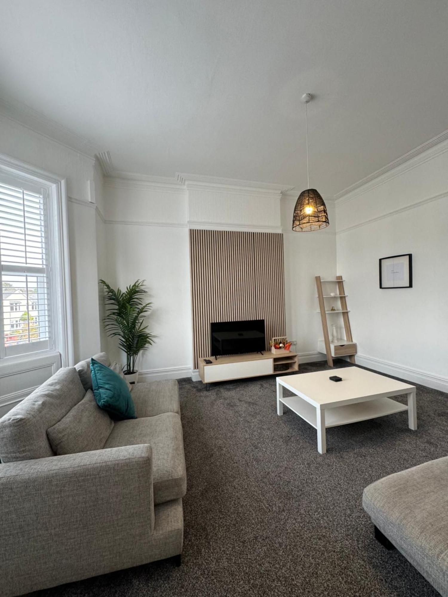 סאות'פורט Spacious Victorian Birkdale Apartment With Garden מראה חיצוני תמונה