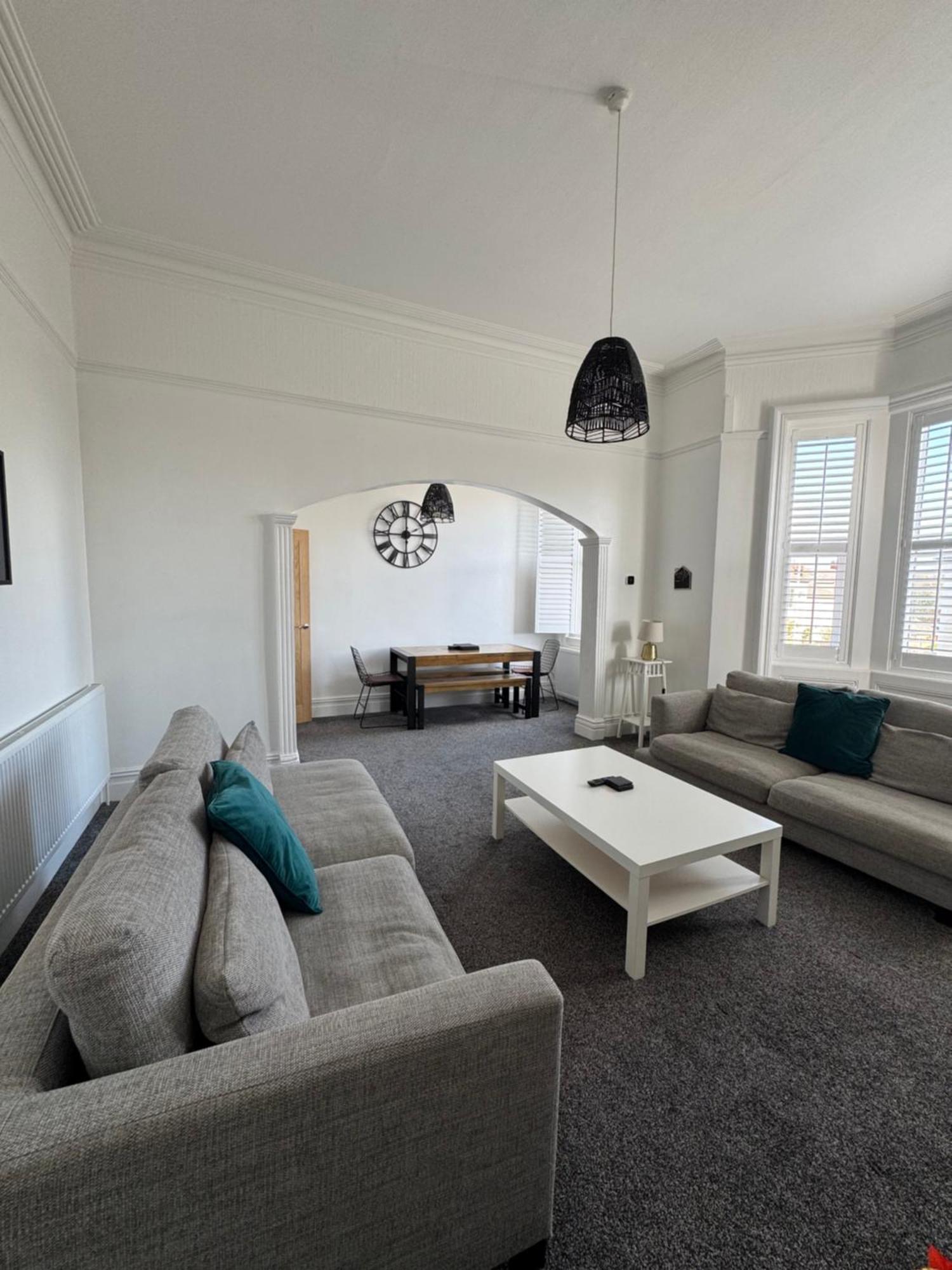 סאות'פורט Spacious Victorian Birkdale Apartment With Garden מראה חיצוני תמונה